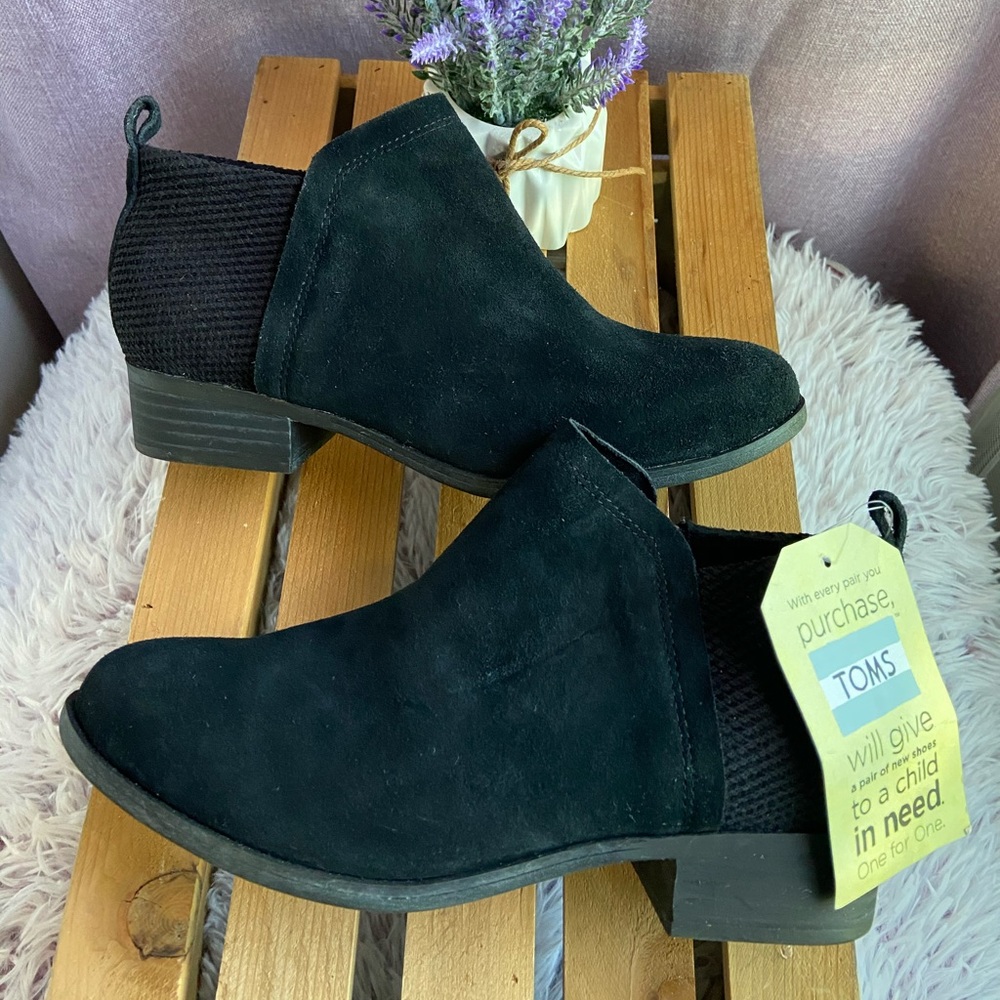 NWT Toms bootie